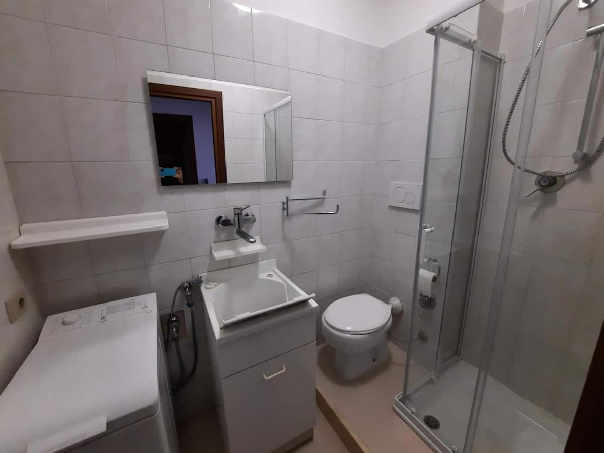 Appartamento Confortevole E Ben Servito San Mariano Exterior foto